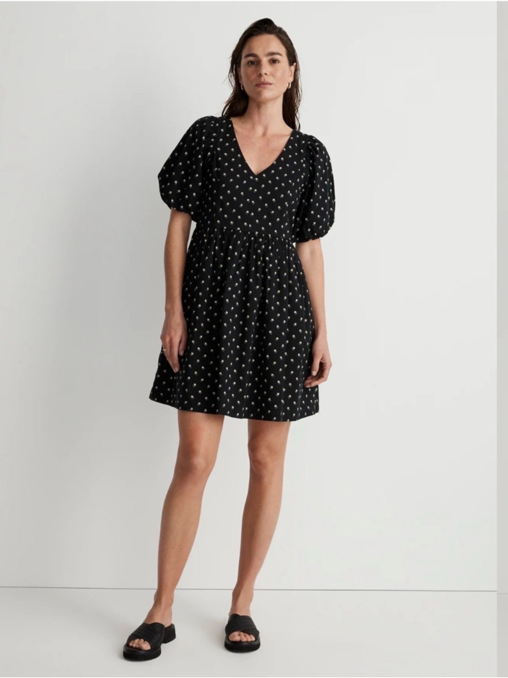 NWT Madewell Black V-Neck
Puff Sleeve Mini Dress with mini floral size M